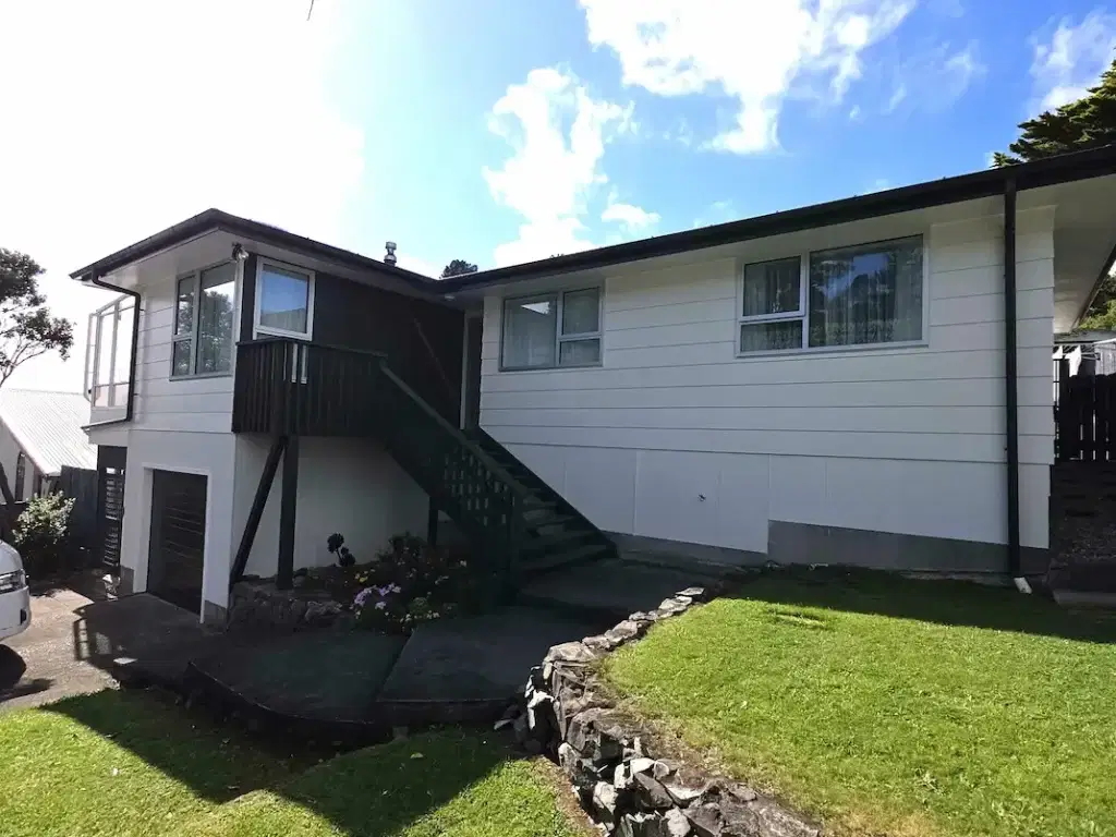House Painters in Porirua: Expert Painting Services Porirua 20 An eye catching house recently painted